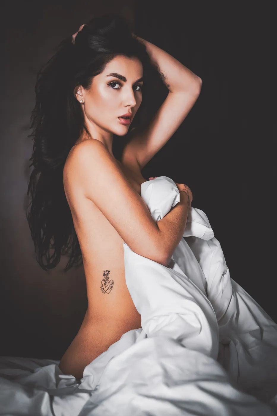 Silhouette in schwarzem Slip – Anteros Boudoir Zürich.